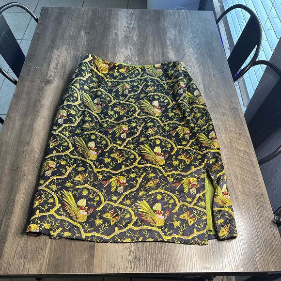 90’s Cottagecore Betsey Johnson 100% Silk  Black & Green Bird Pencil Skirt - Picture 7 of 7